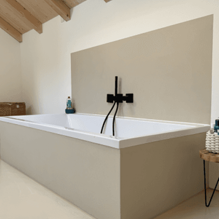 Modernes Badezimmer – Sichtestrich / Mikrozement in Unterwössen